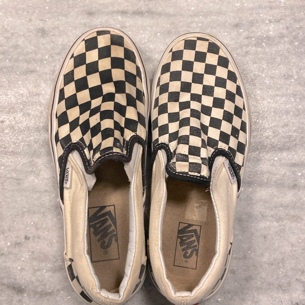 Women’s Vans (used) still very comfortable. size chart: UK 3 EUR 35 CM 22